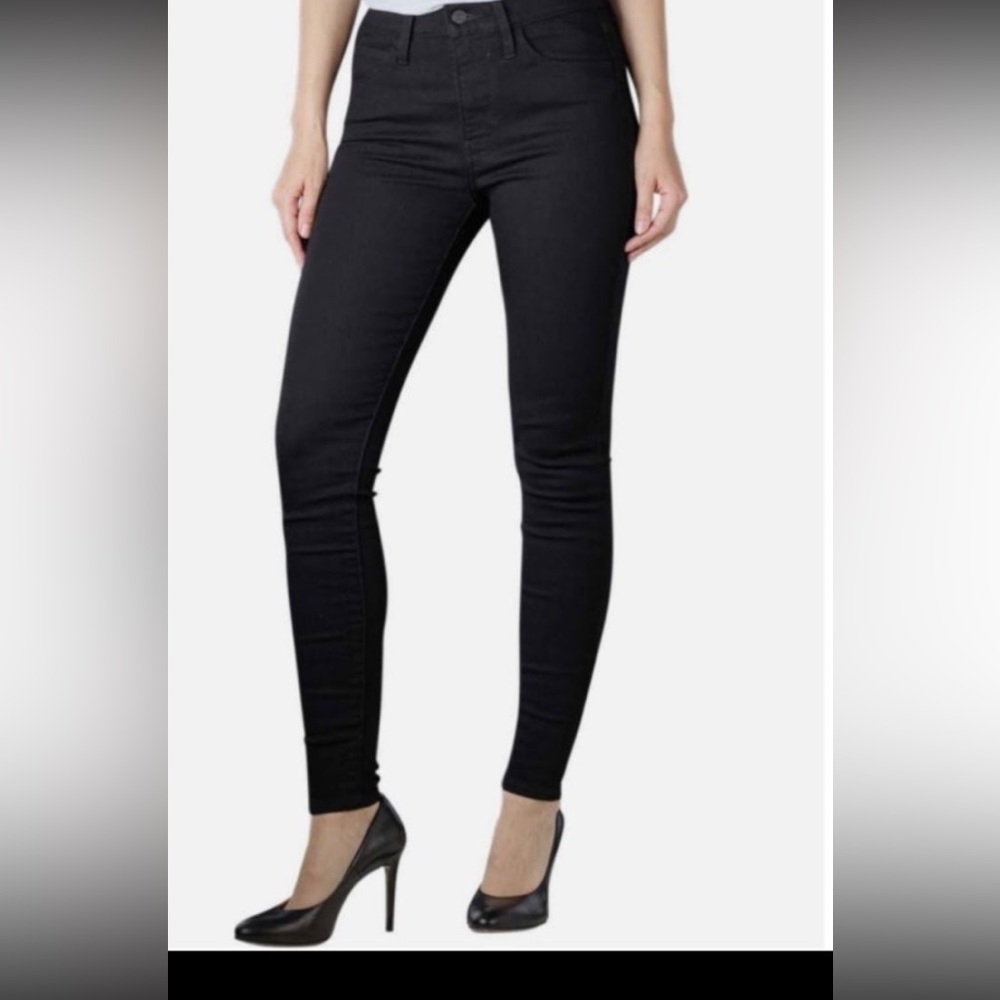 Levi’s 720 high waisted skinny jeans